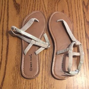 Wet Seal Sandsls